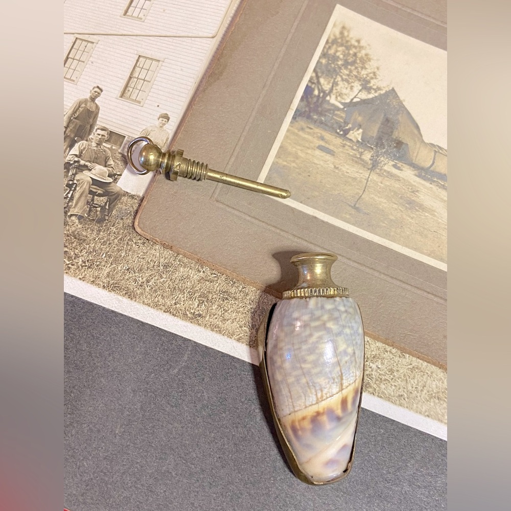 Vintage Brass & Shell Perfume Scent Bottle Pendant - Picture 7 of 12
